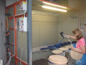 Painting booth water-curtain made in non stick plastic material